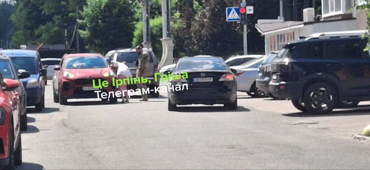 Автомобілі на вулиці після дорожно-транспортної пригоди