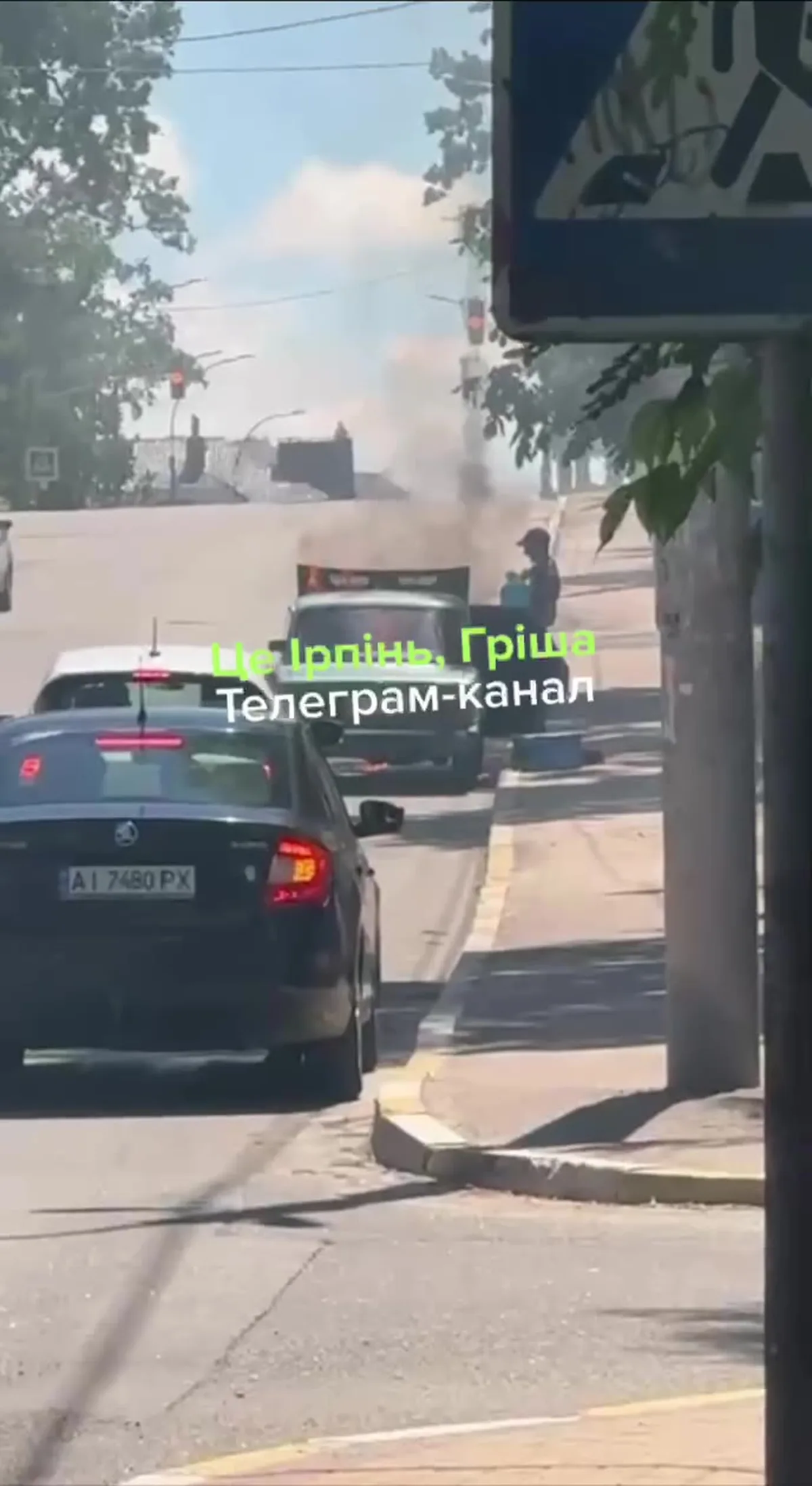 Припаркований автомобіль на вулиці Університетській в Ірпені