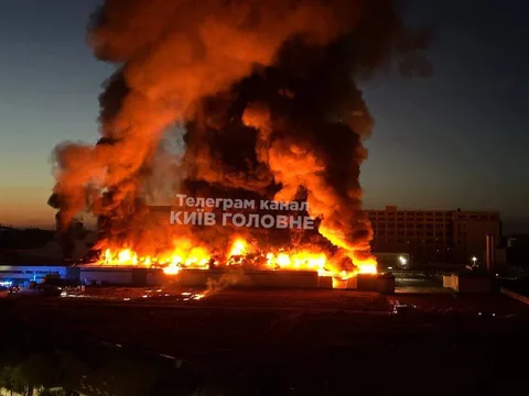Масштабна пожежа на промислових об'єктах у Білій Церкві вночі